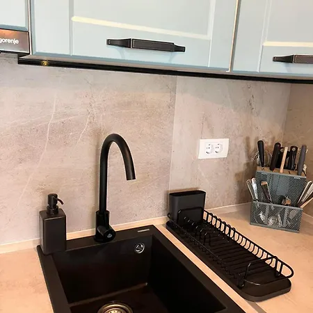 Srebrno Jezero Mina 公寓